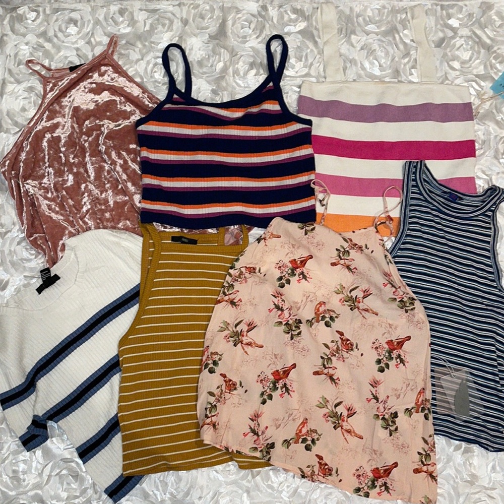 7 Cute Spring/Summer Top Bundle💖💖